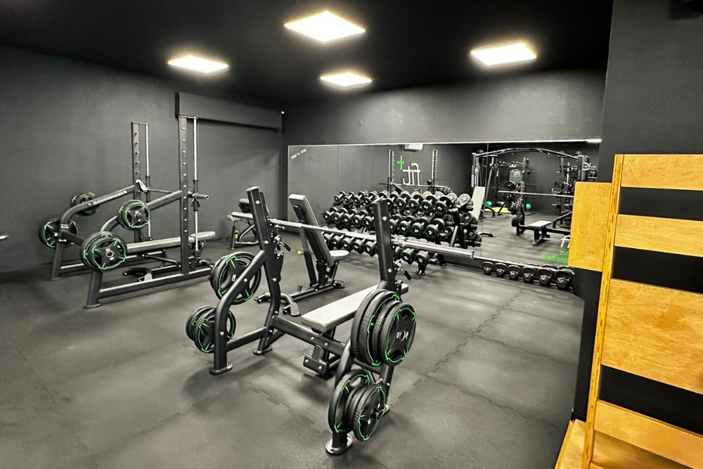 fitplus Zwickau Niederplanitz Freihanteltraining